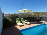 pool.jpg (68028 Byte)